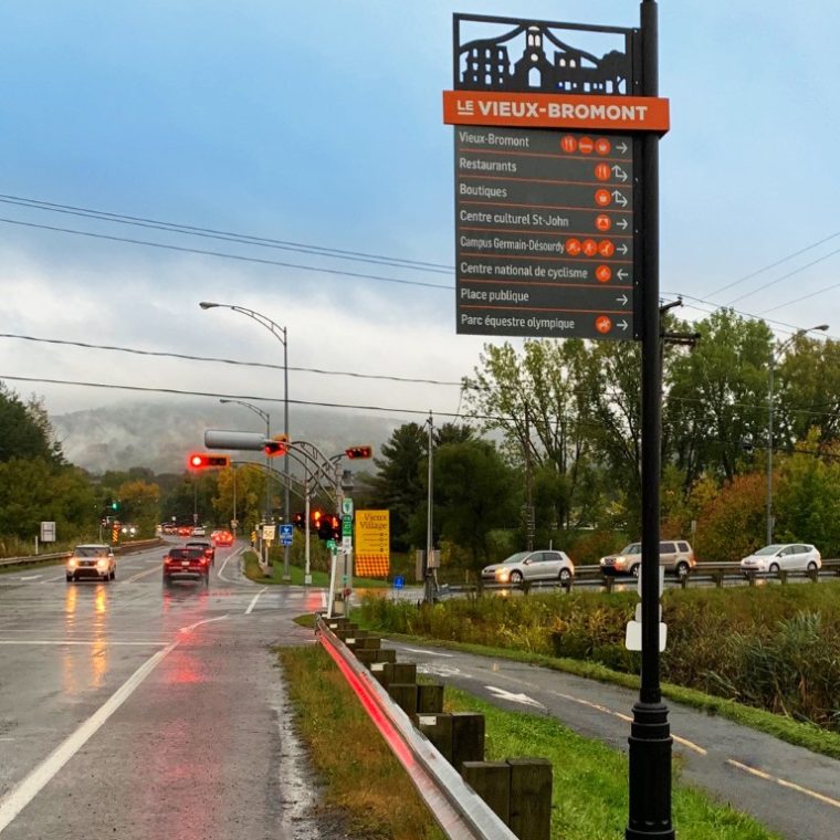 LE_VIEUX_BROMONT_ENSEIGNE_DIRECTIONNELLE_2_2